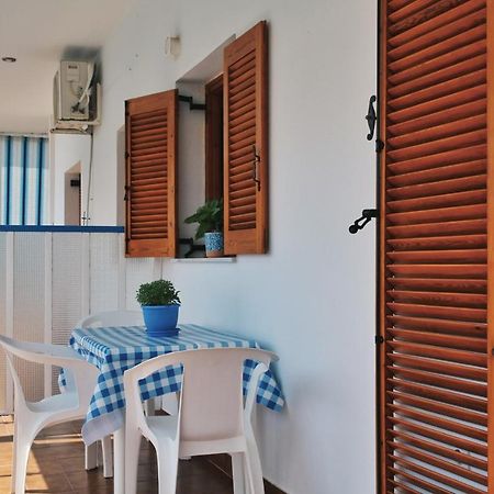 Seaview- 2 Space - Selfcatering Apartment - Helen No 3 Xiropigado Bagian luar foto