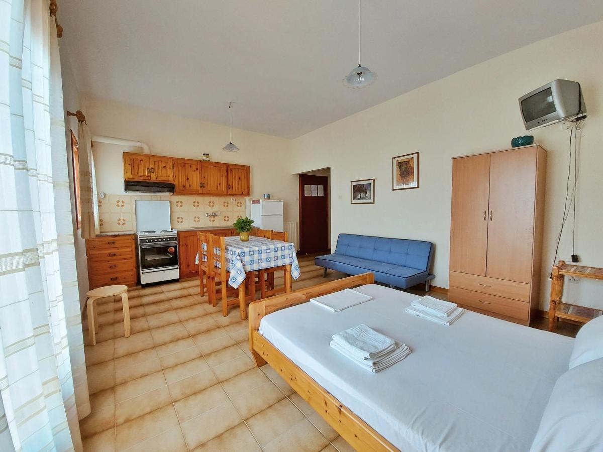 Seaview- 2 Space - Selfcatering Apartment - Helen No 3 Xiropigado Bagian luar foto