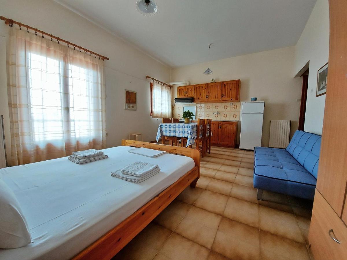 Seaview- 2 Space - Selfcatering Apartment - Helen No 3 Xiropigado Bagian luar foto