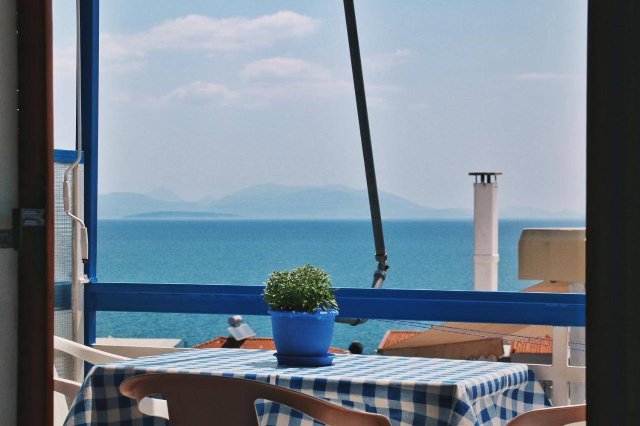 Seaview- 2 Space - Selfcatering Apartment - Helen No 3 Xiropigado Bagian luar foto