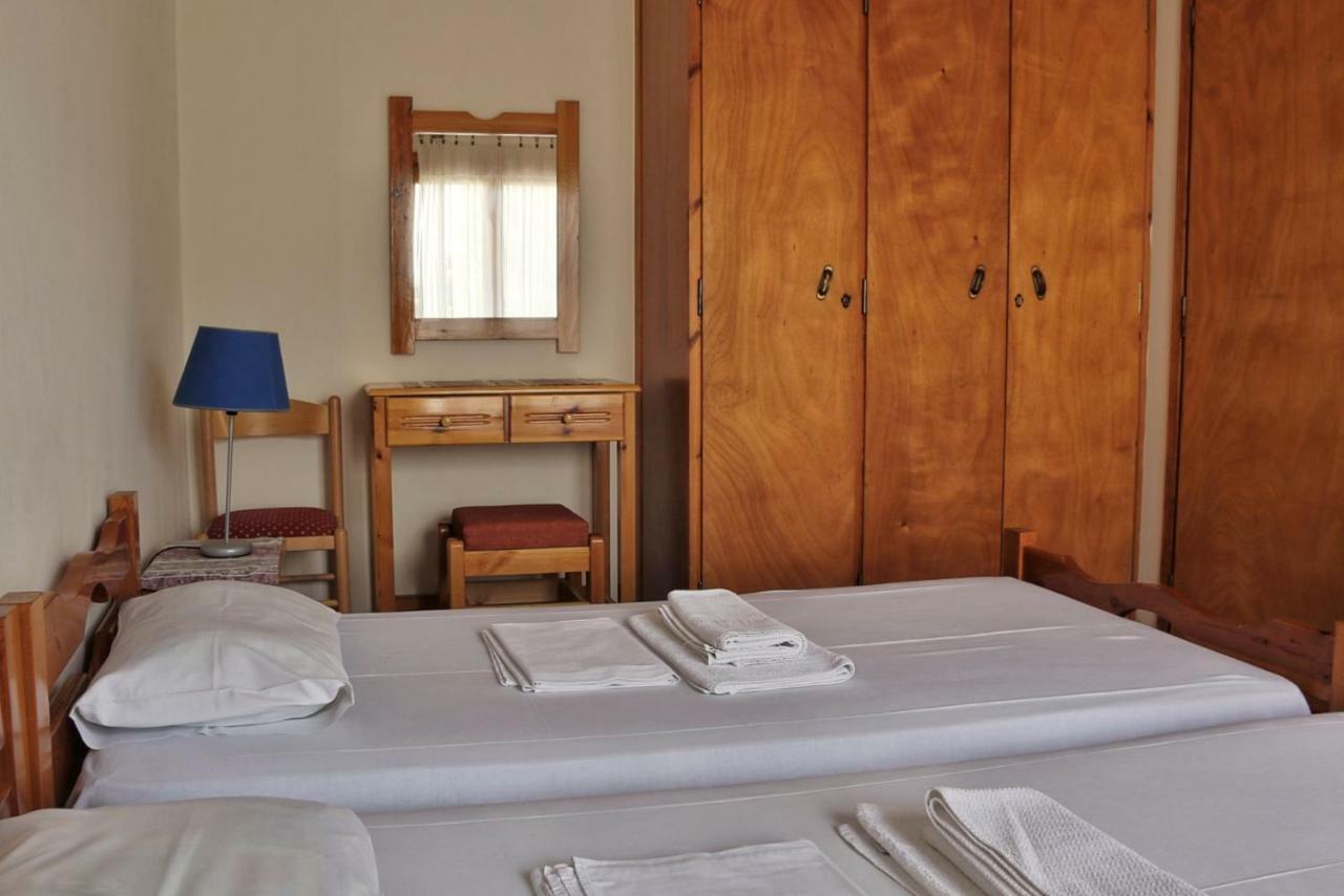 Seaview- 2 Space - Selfcatering Apartment - Helen No 3 Xiropigado Bagian luar foto