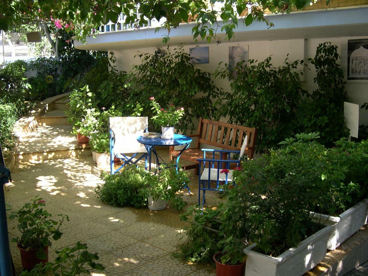Seaview- 2 Space - Selfcatering Apartment - Helen No 3 Xiropigado Bagian luar foto